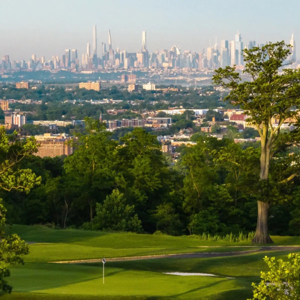 View from West Orange over the Orange Valley to the Manhattan skyline